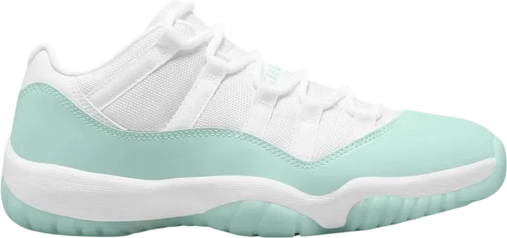 Air Jordan 11 Low Igloo