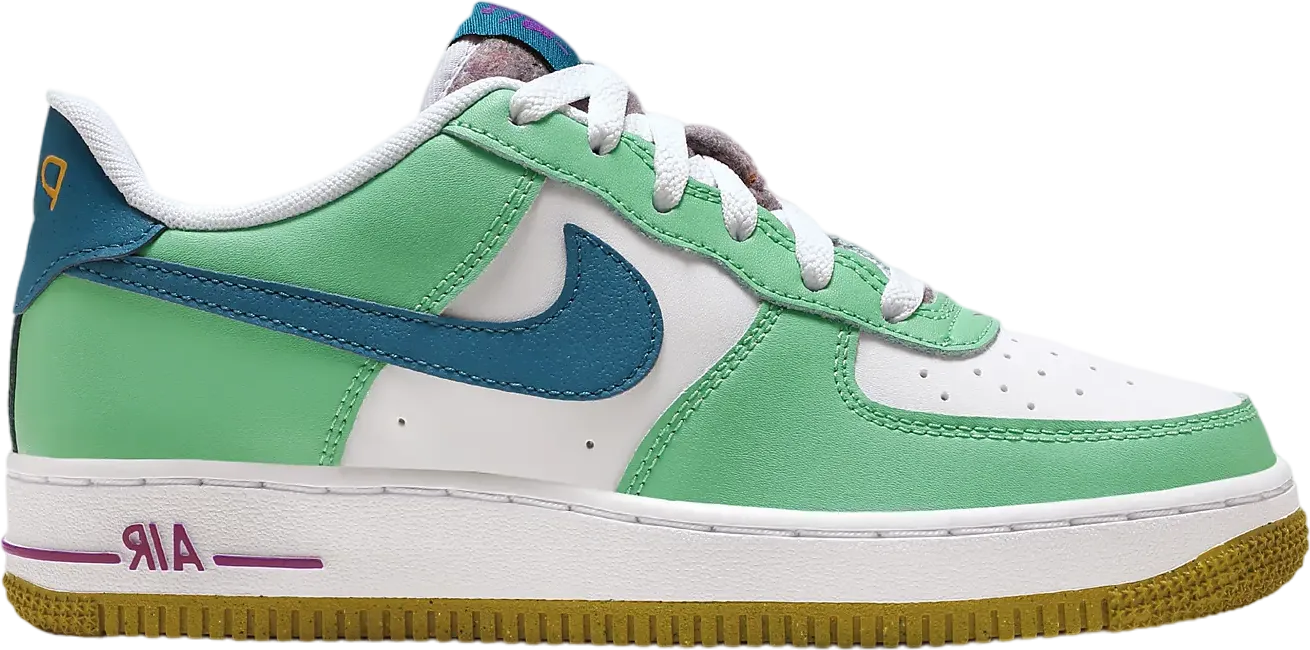 Nike Air Force 1 Low LV8 Play